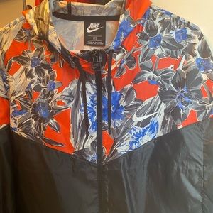 Nike wind breaker